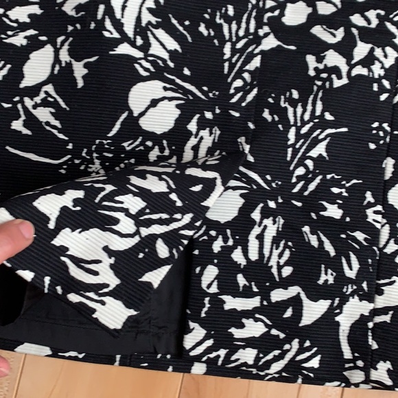 Talbots Pencil skirt. - Picture 5 of 6